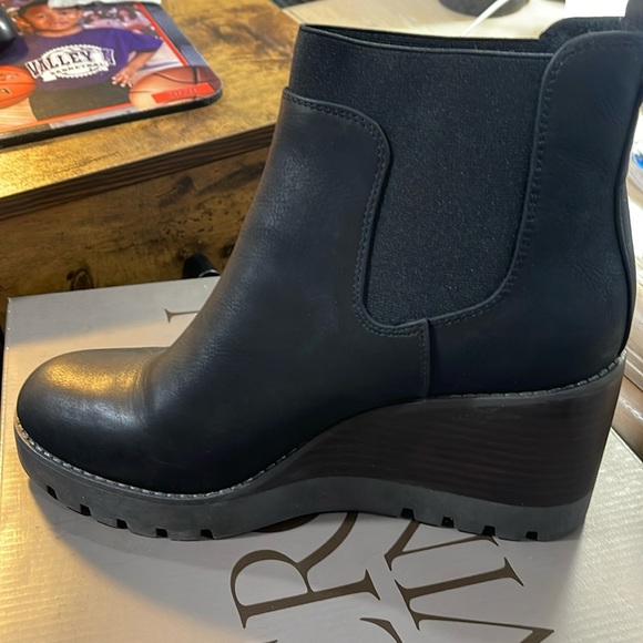 Crown vintage Marleen Chelsea boots - Picture 10 of 12